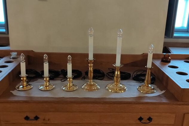 Kopie svícnů do mnišských cel