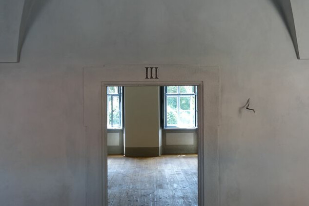 Starý konvent - číslování místností v ambitu.